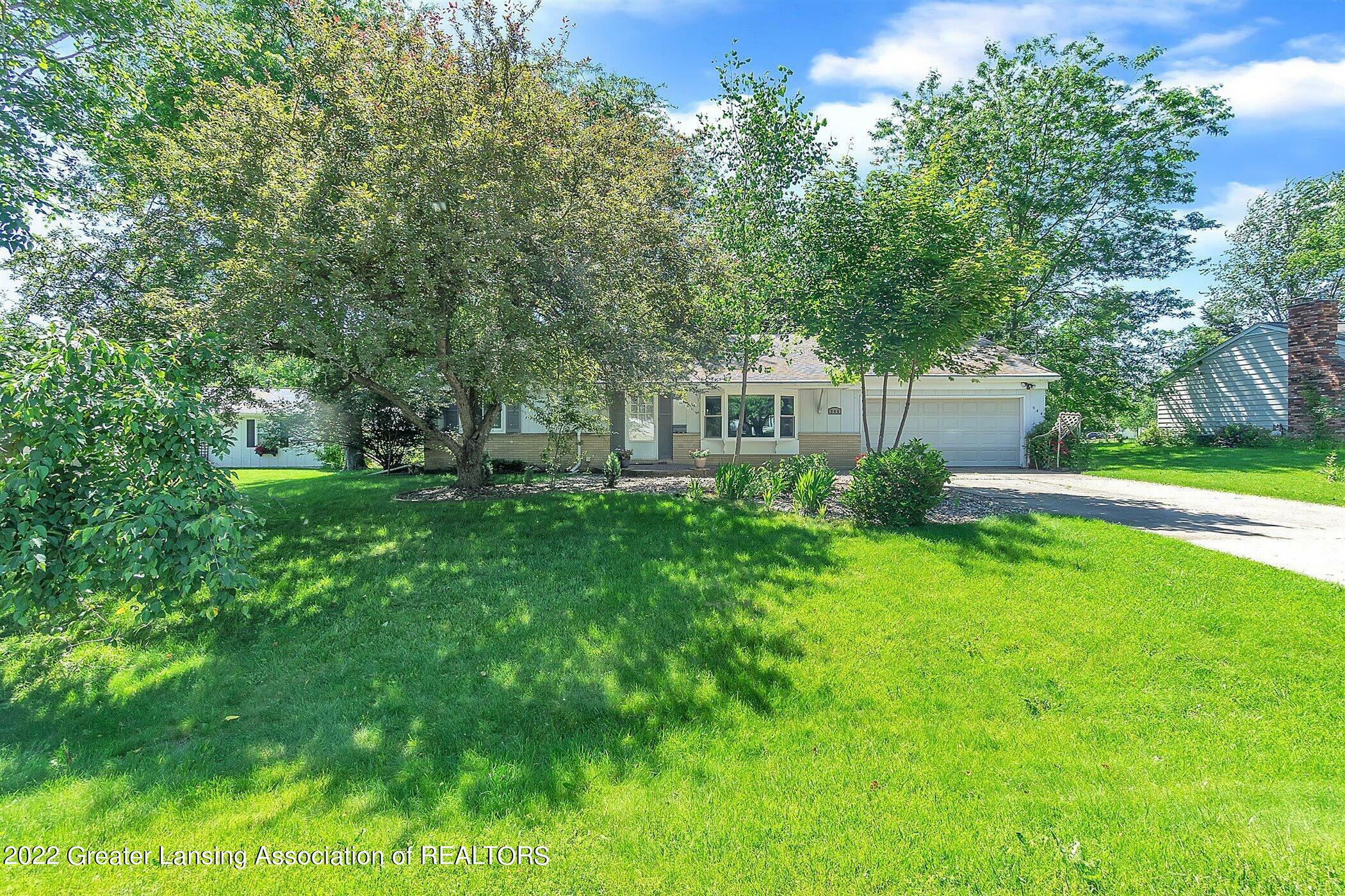 Property Photo:  944 Southfield Drive  MI 48895 