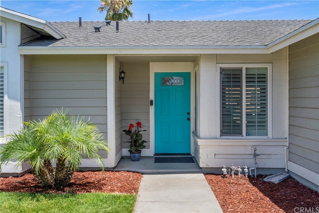 Property Photo:  18116 Montgomery Avenue  CA 92336 