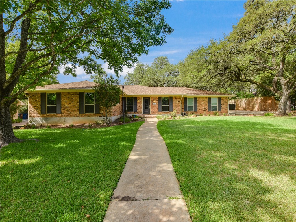 Property Photo:  9806 Mandeville Circle  TX 78750 