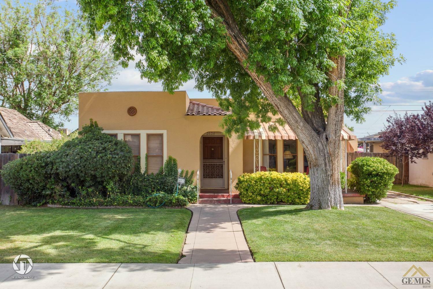 Property Photo:  2624 Park Way  CA 93304 