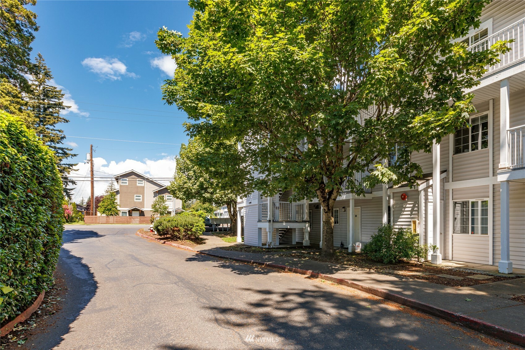 Property Photo:  2709 W Maplewood Avenue 302  WA 98225 