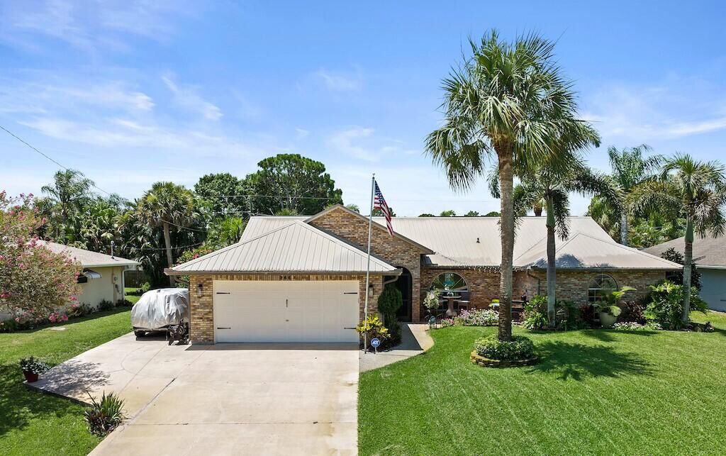 Property Photo:  266 Zane Avenue  FL 32958 