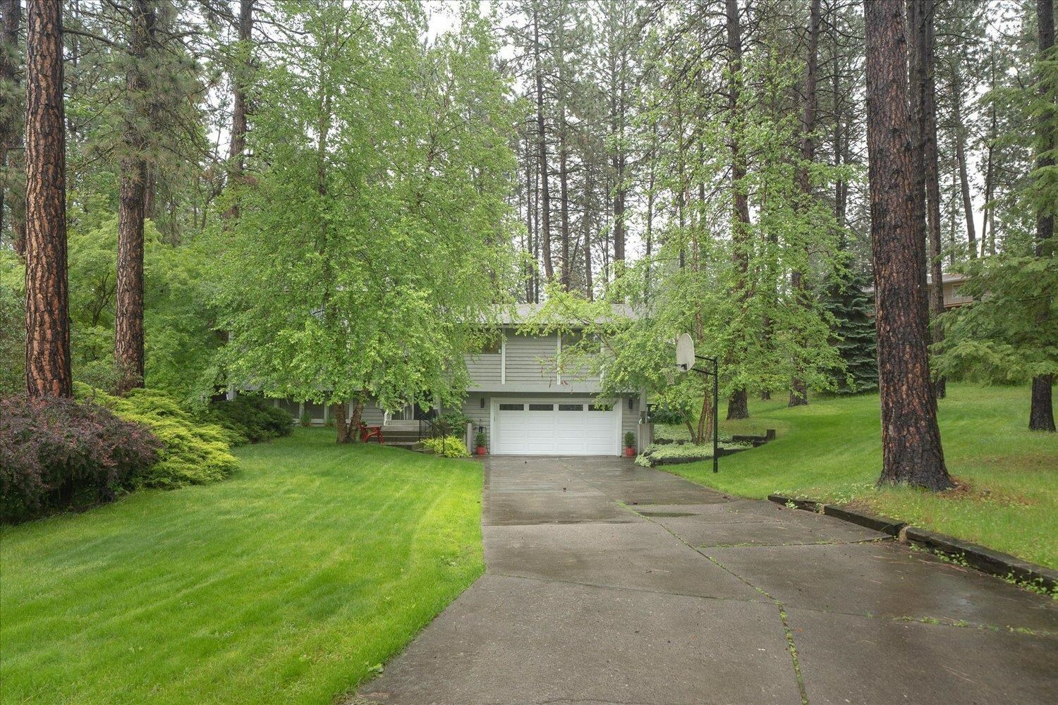 Property Photo:  1206 W Cliffwood Ct  WA 99218 