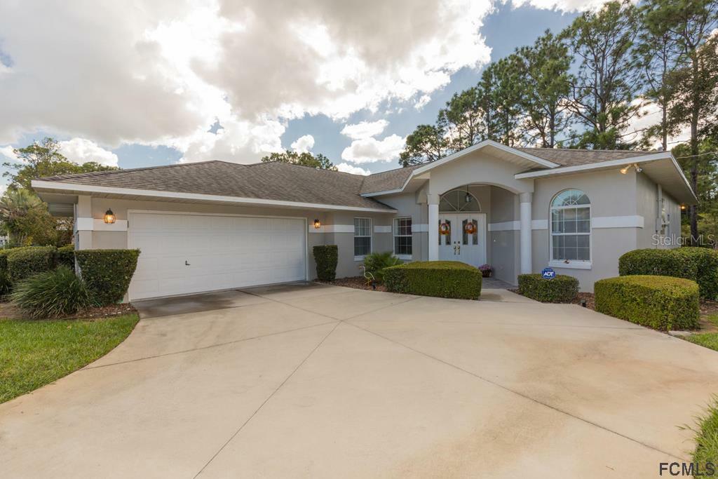 Property Photo: 14 Westbury Lane FL 32164