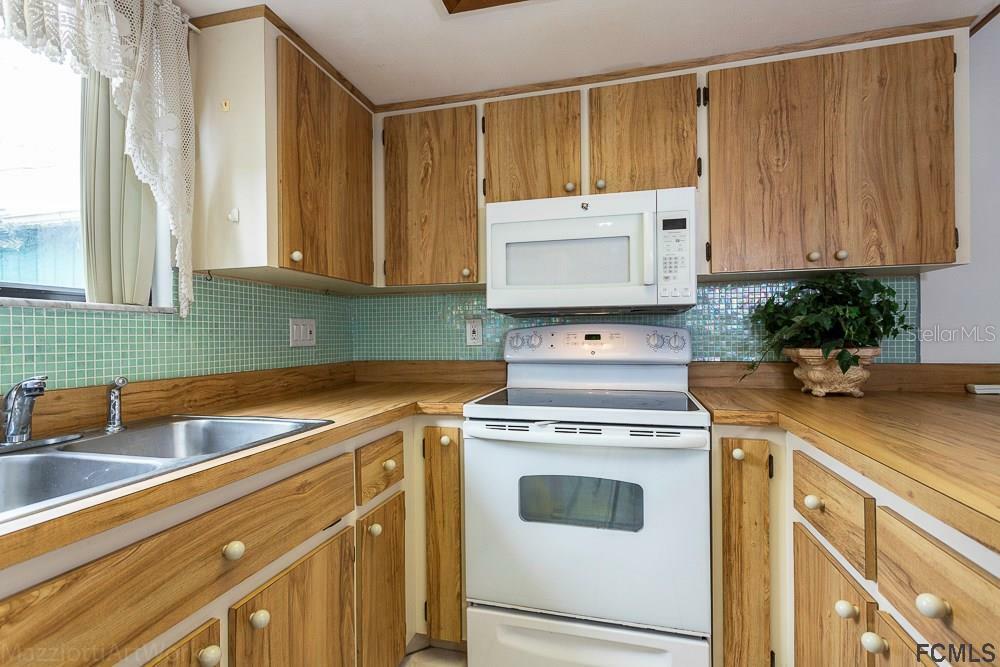 Property Photo:  138 Oak Lane  FL 32136 