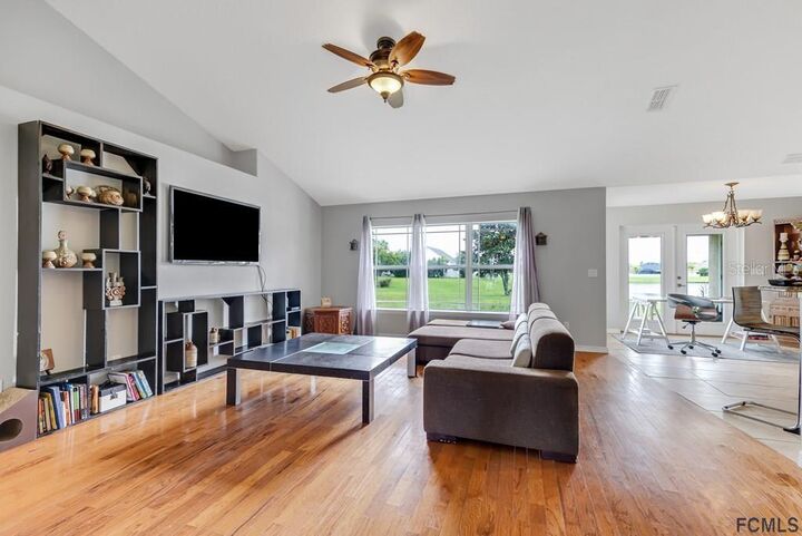 Property Photo:  9 Eagle Lake Drive  FL 32136 