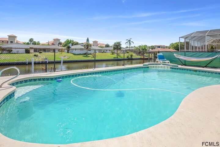 Property Photo:  19 Classic Court  FL 32137 