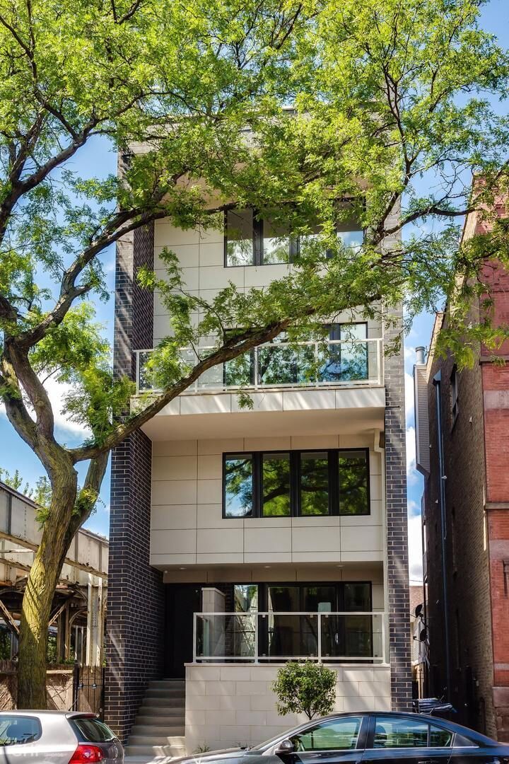 Property Photo:  1542 N Hudson Avenue 1  IL 60610 