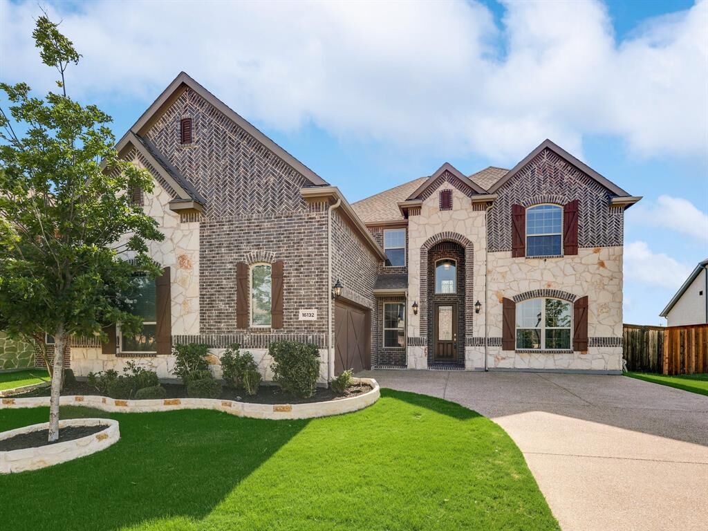 Property Photo: 16132 Moss Haven Lane TX 75068