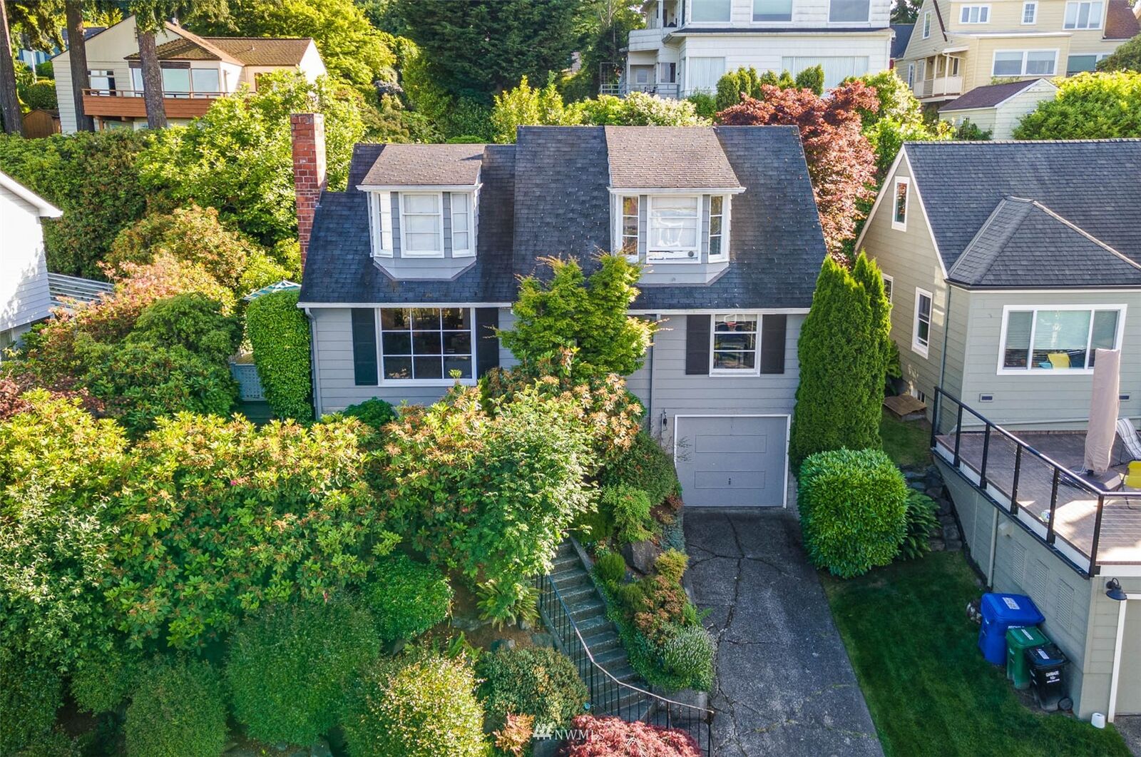 Property Photo:  5051 Harold Place NE  WA 98105 