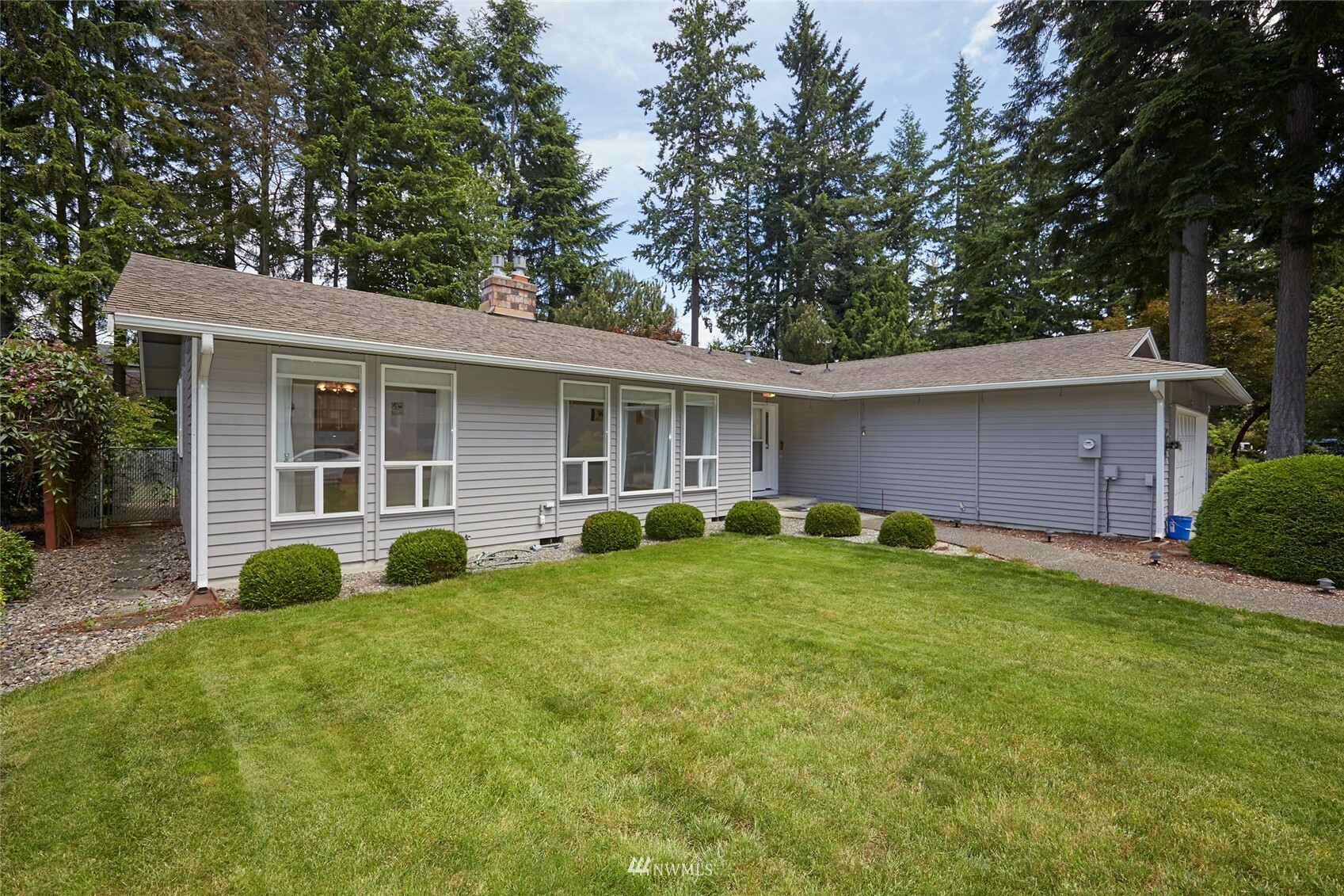 Property Photo:  3305 SE Summer Place  WA 98366 