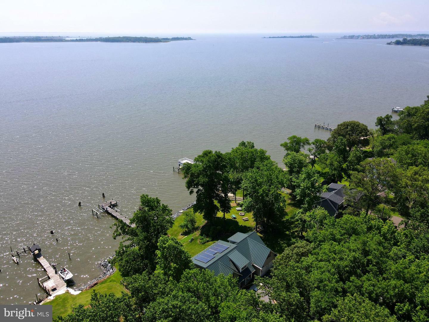 Property Photo:  2427 Barrison Point Road  MD 21221 