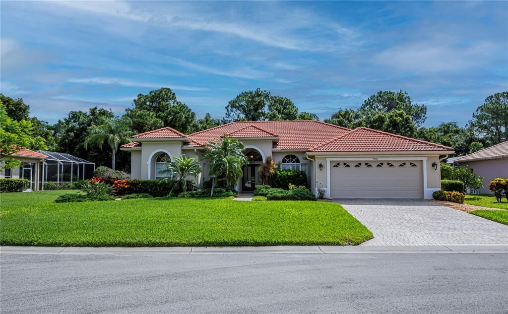 Property Photo:  905 Chickadee Drive  FL 34285 