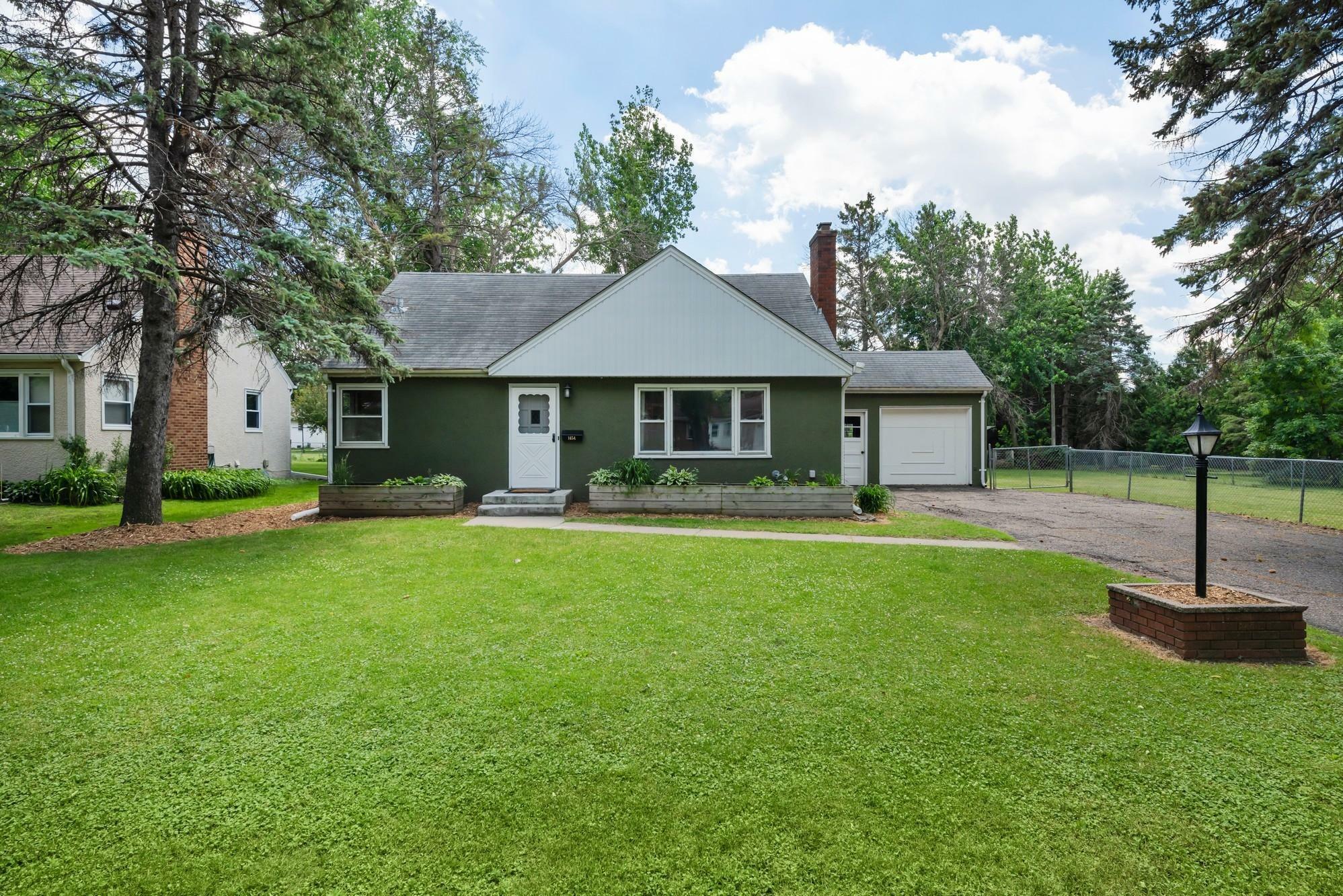 Property Photo:  1454 Belmont Lane W  MN 55113 