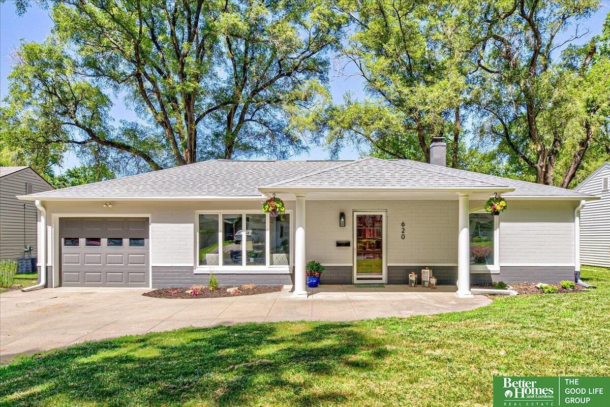 Property Photo: 620 S 69 NE 68106