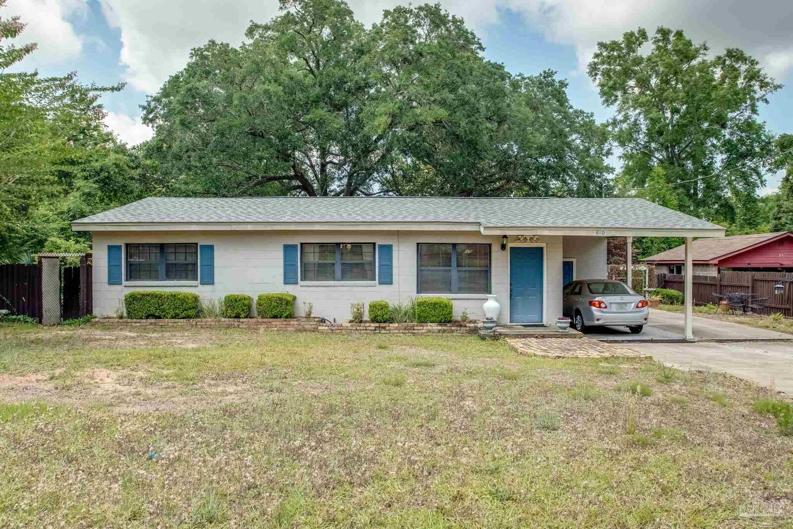 Property Photo:  810 Cornell Ave  FL 32514 