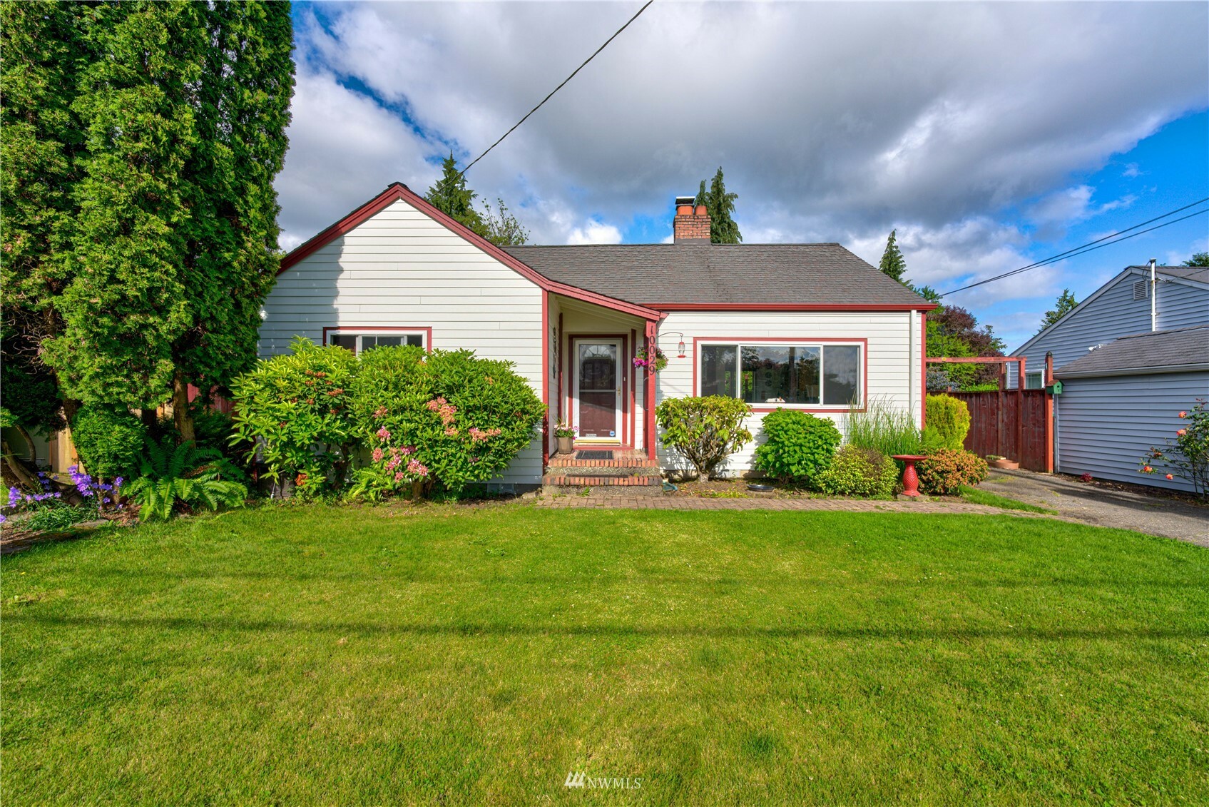 Property Photo:  10029 32nd Avenue NE  WA 98125 