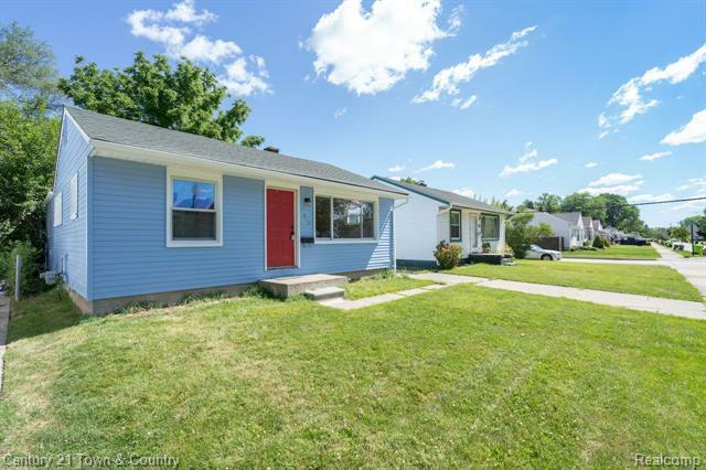 Property Photo:  612 W Kalama Avenue  MI 48071 