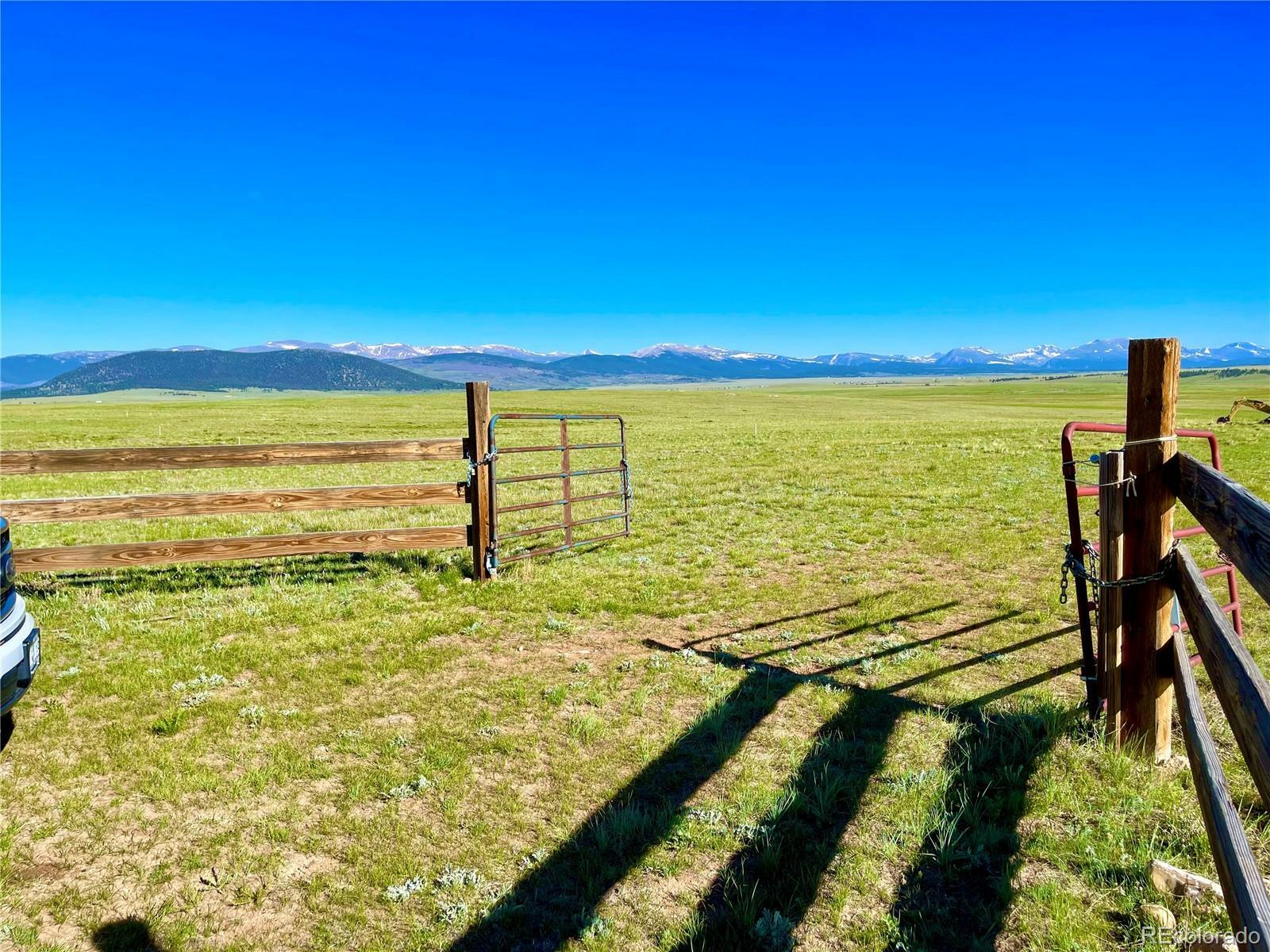 Property Photo:  2555 County Road 24  CO 80449 