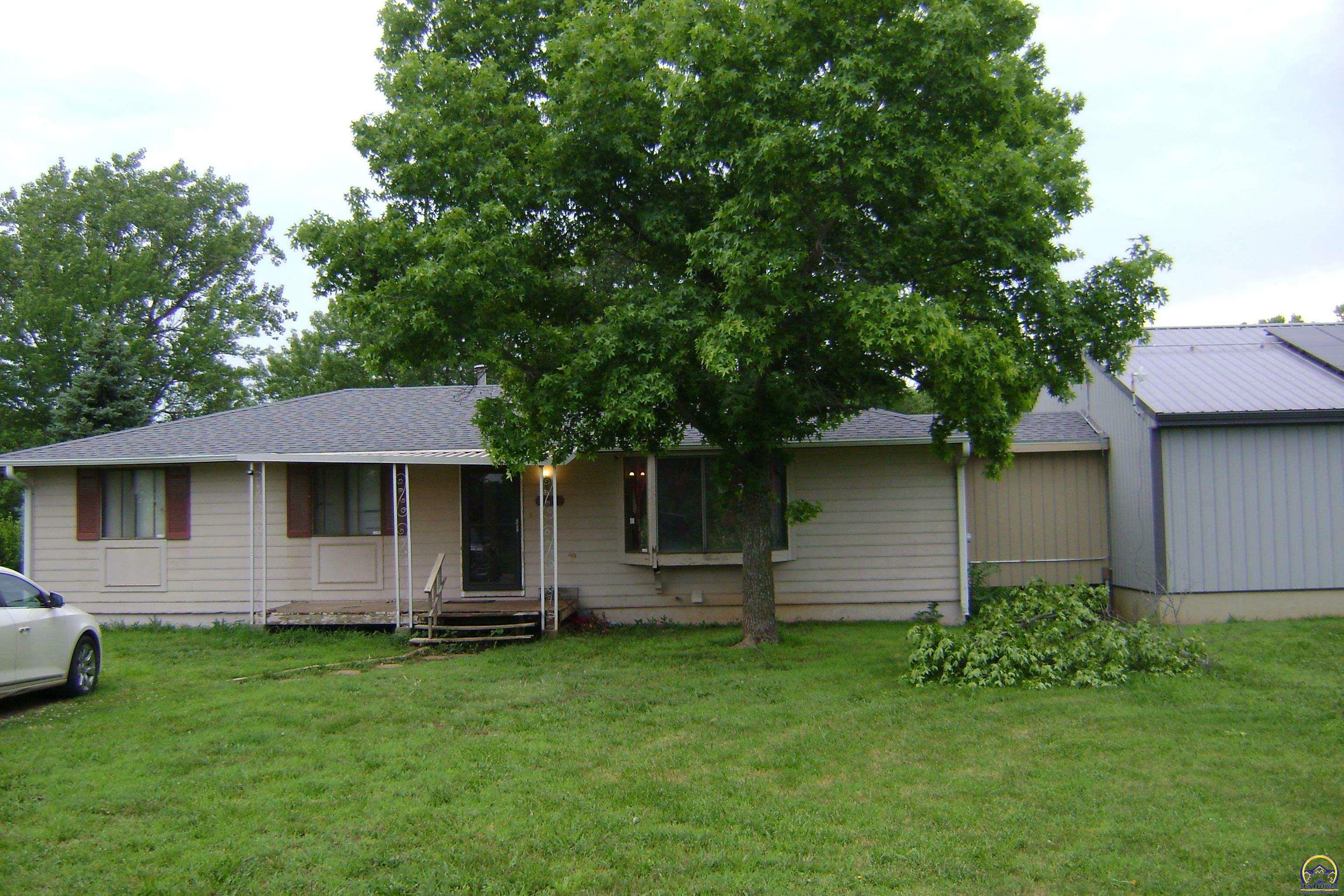 10515 Kaw Ln  Ozawkie KS 66070 photo