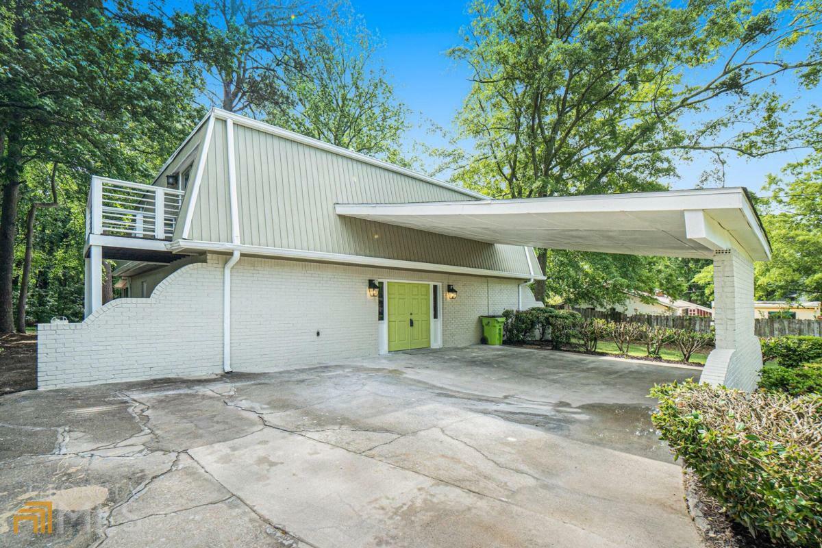 Property Photo: 6300 Ponderosa Court GA 30349