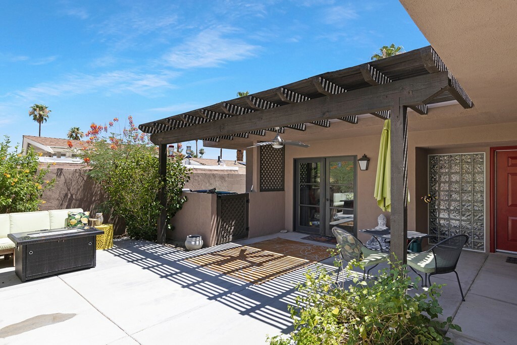 Property Photo: 46446 Ryway Place CA 92260