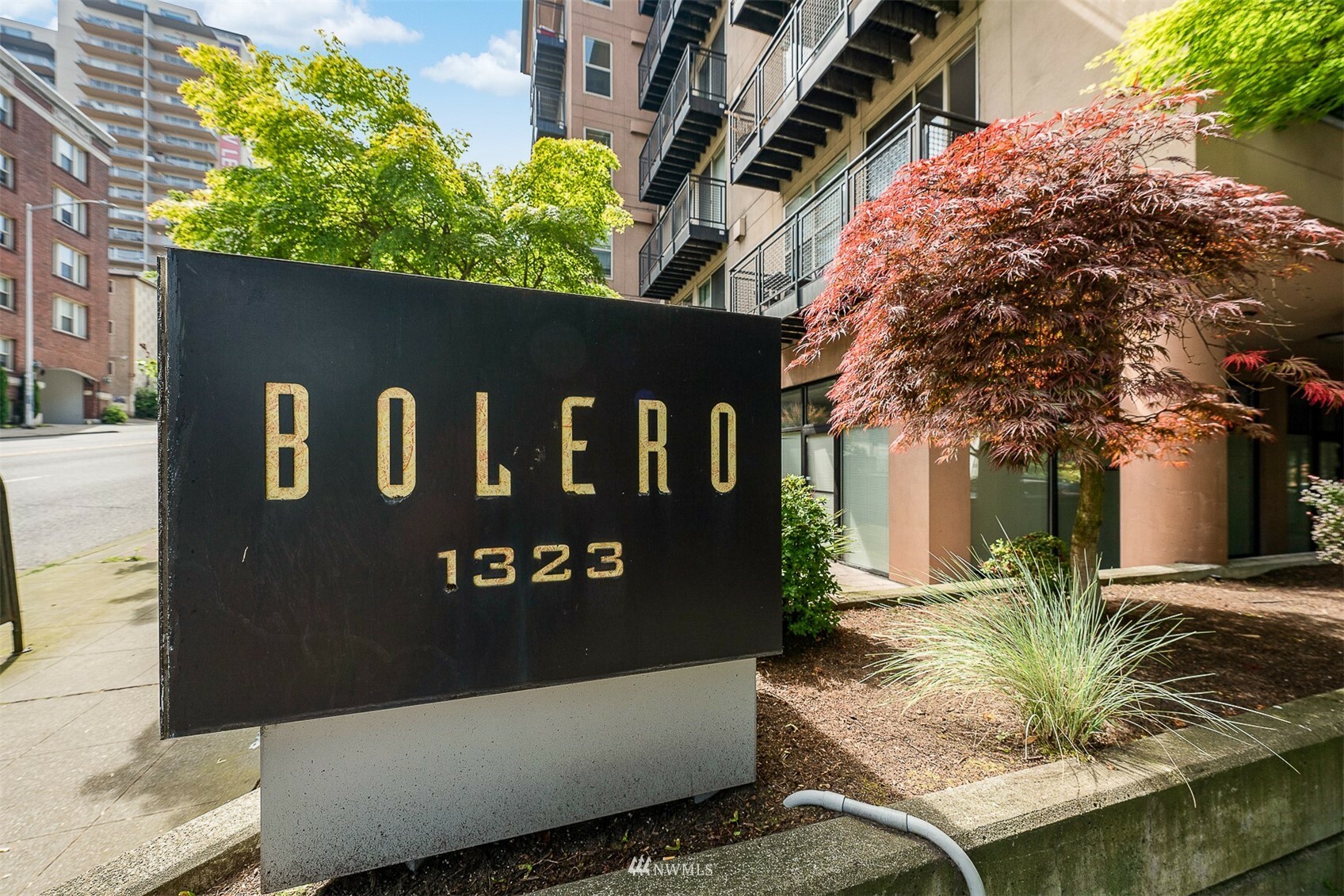 Property Photo: 1323 Boren Avenue 407 WA 98101