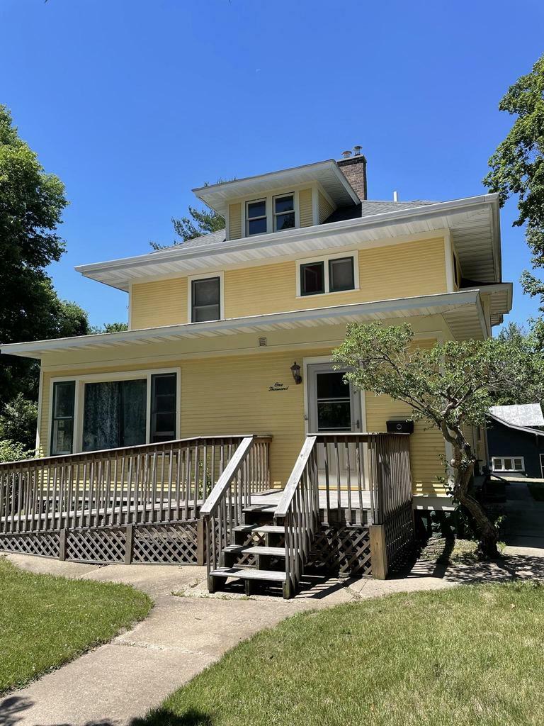 Property Photo:  1000 Chestnut Street  WI 53805 