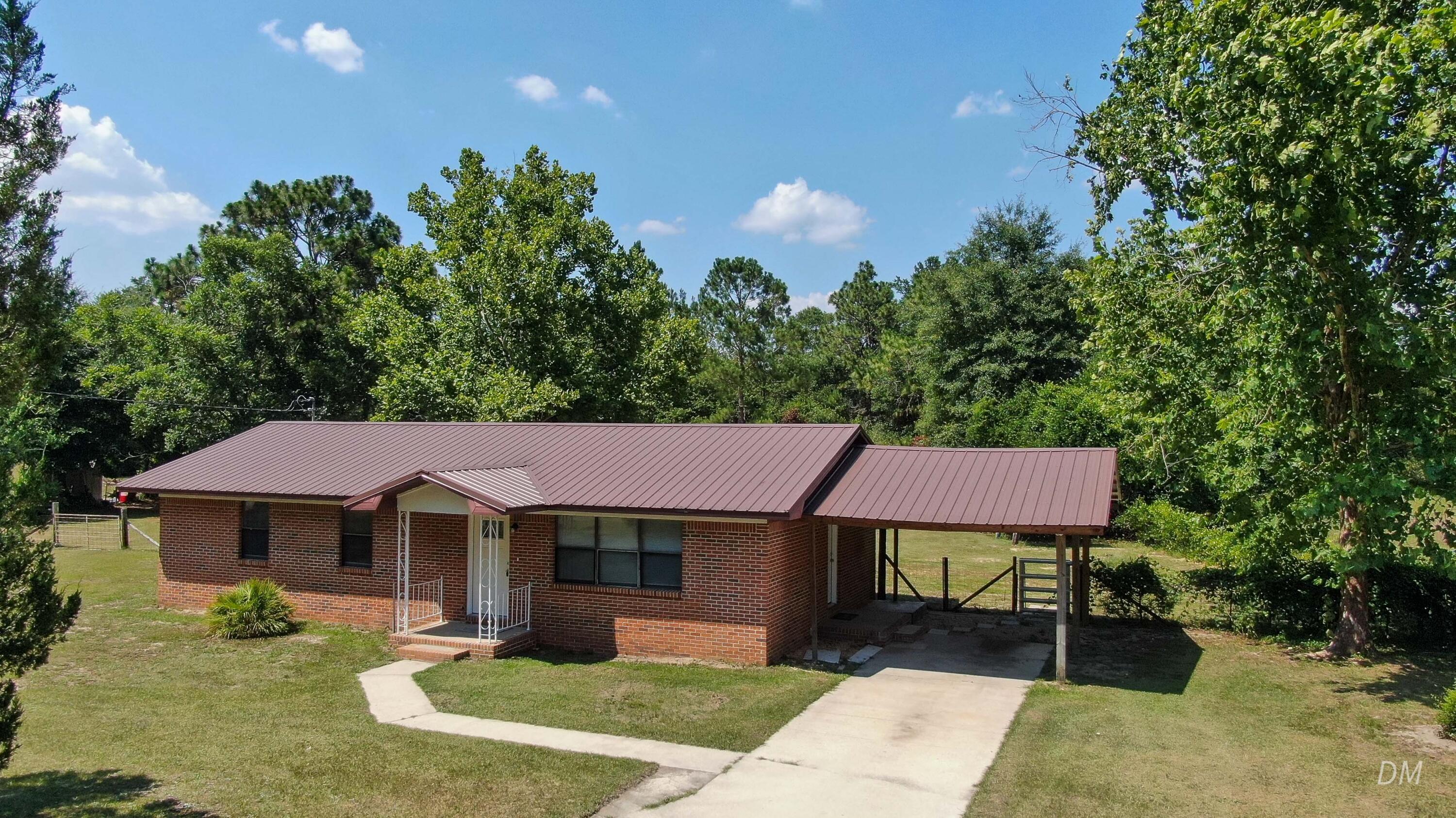 Property Photo: 1737 S County Highway 183 FL 32435