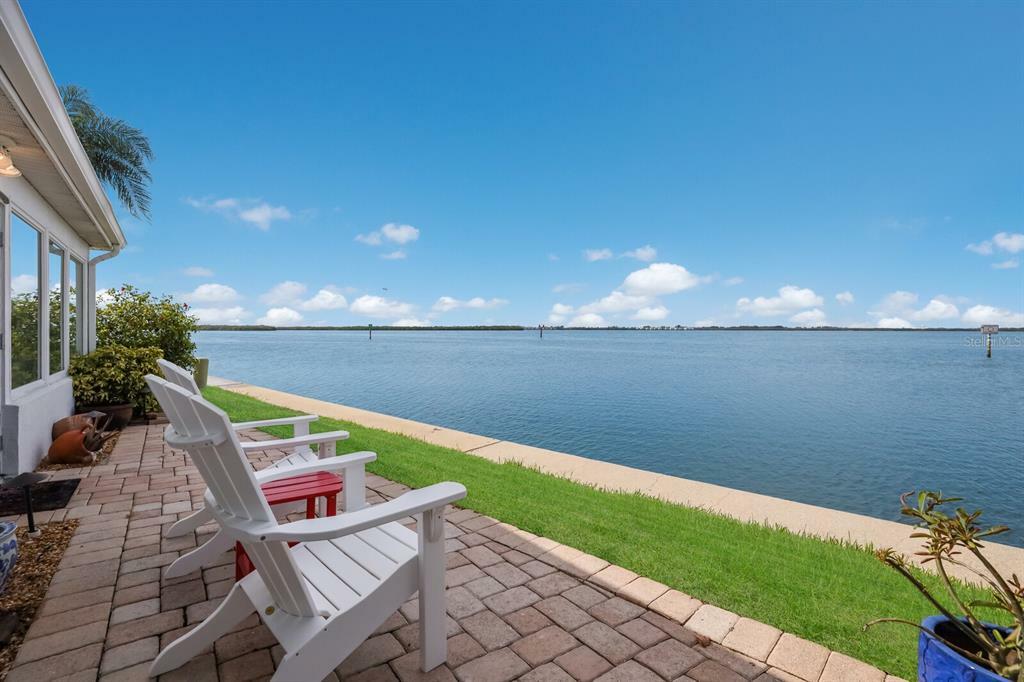 Property Photo:  957 Spanish Drive N  FL 34228 