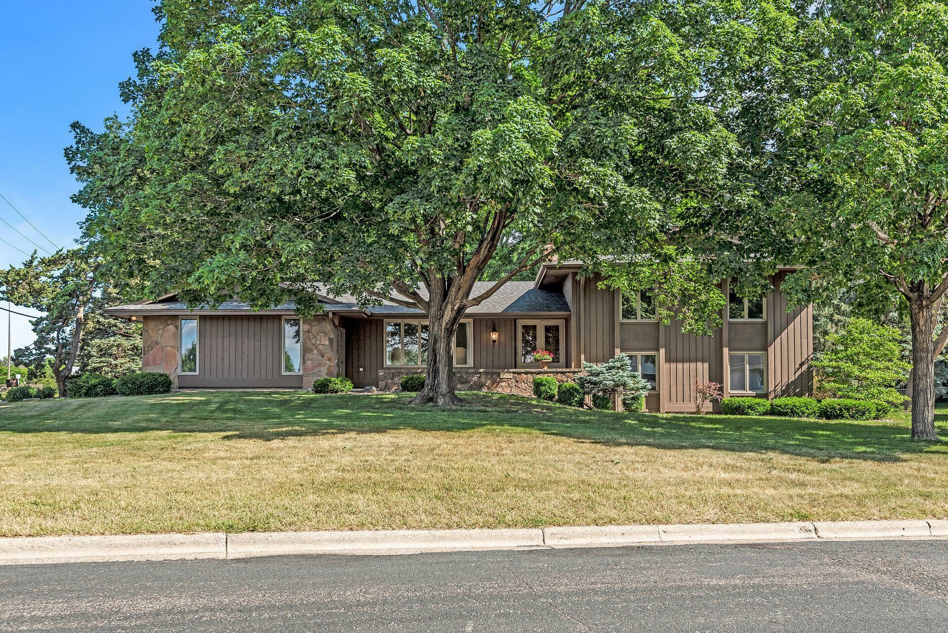 6724 Sioux Trail  Edina MN 55439 photo