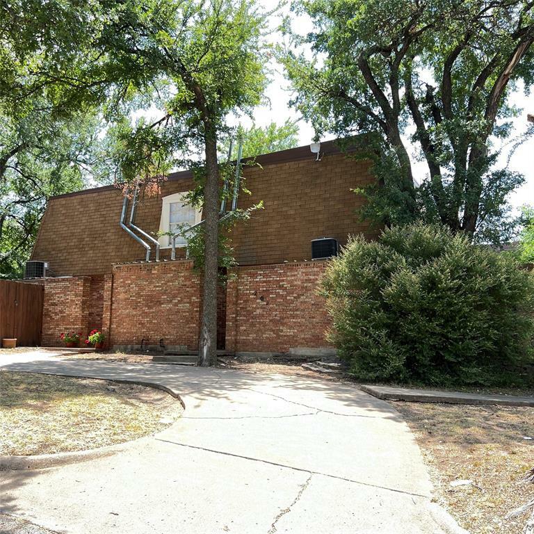 Property Photo:  202 Jackson Street 2  TX 76086 