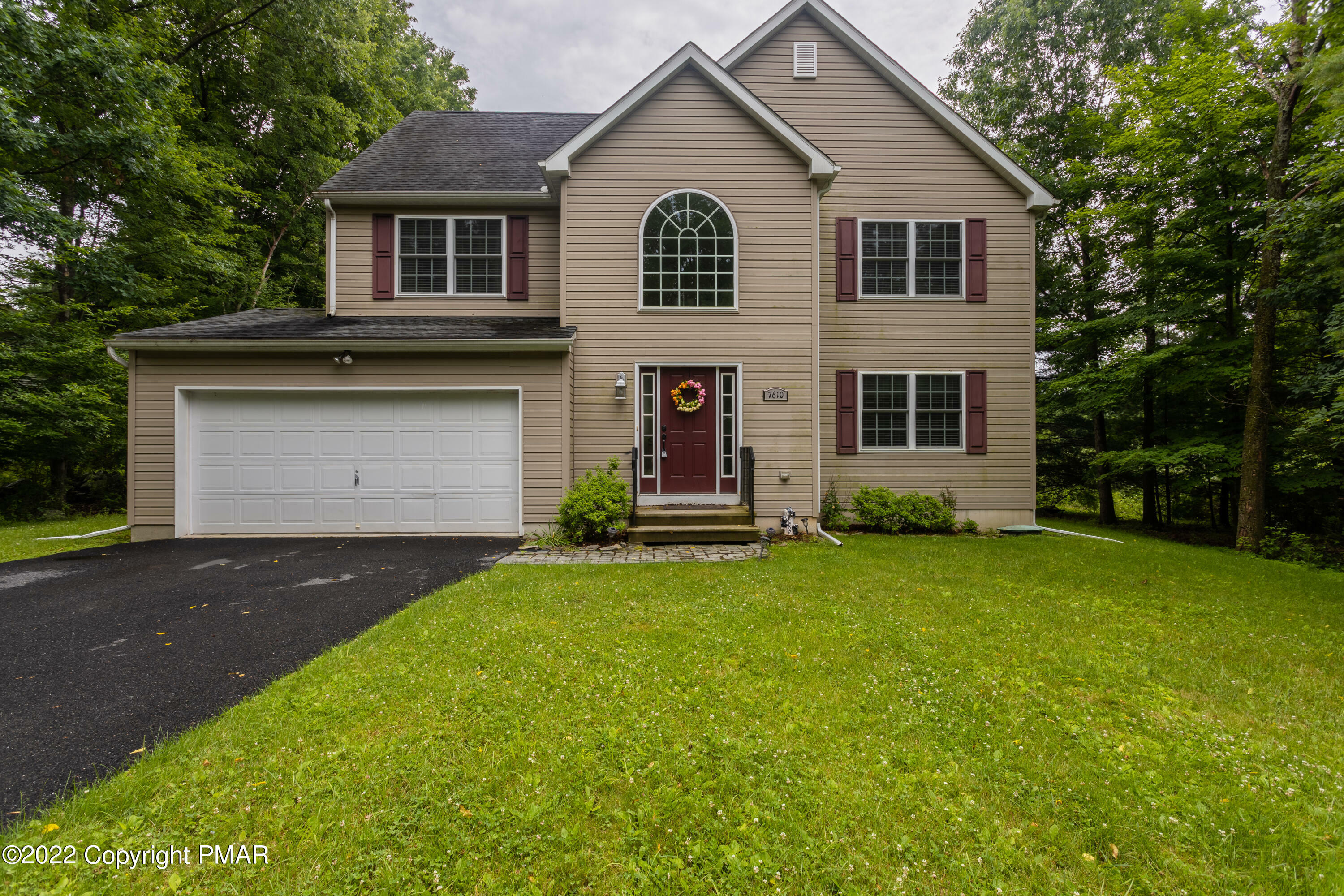 Property Photo:  7610 Longdon Ct  PA 18301 