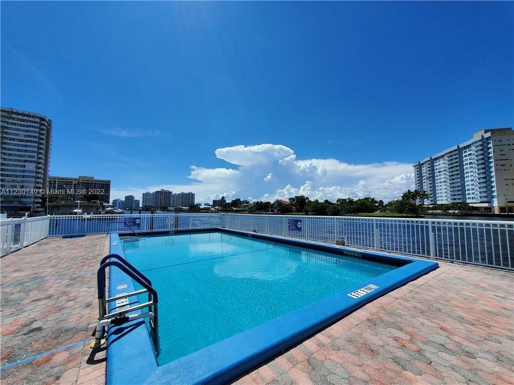 Property Photo:  1913 S Ocean Dr 426  FL 33009 