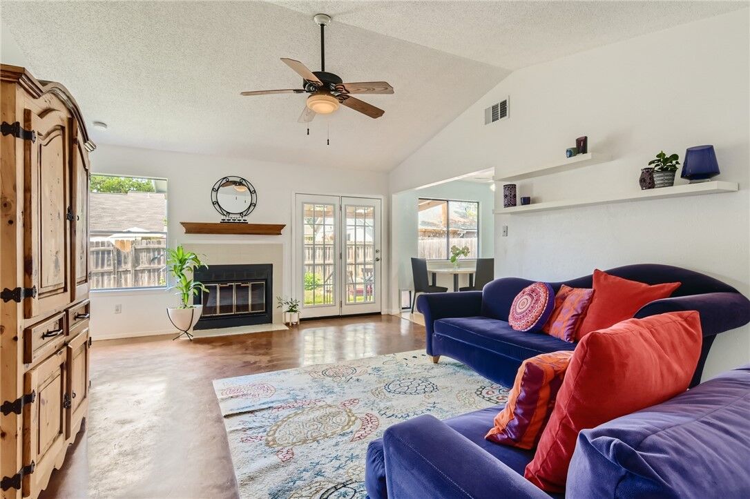 Property Photo: 4006 Mica Cove TX 78749