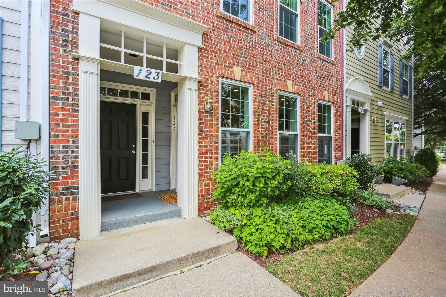 Property Photo:  123 Chevy Chase Street 123  MD 20878 