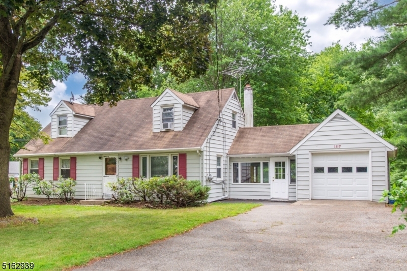 Property Photo:  1117 Knoll Rd  NJ 07005 