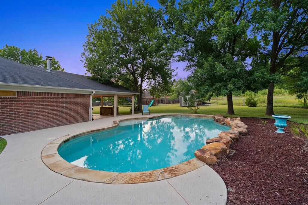 Property Photo: 13026 Valleywood Circle TX 77318