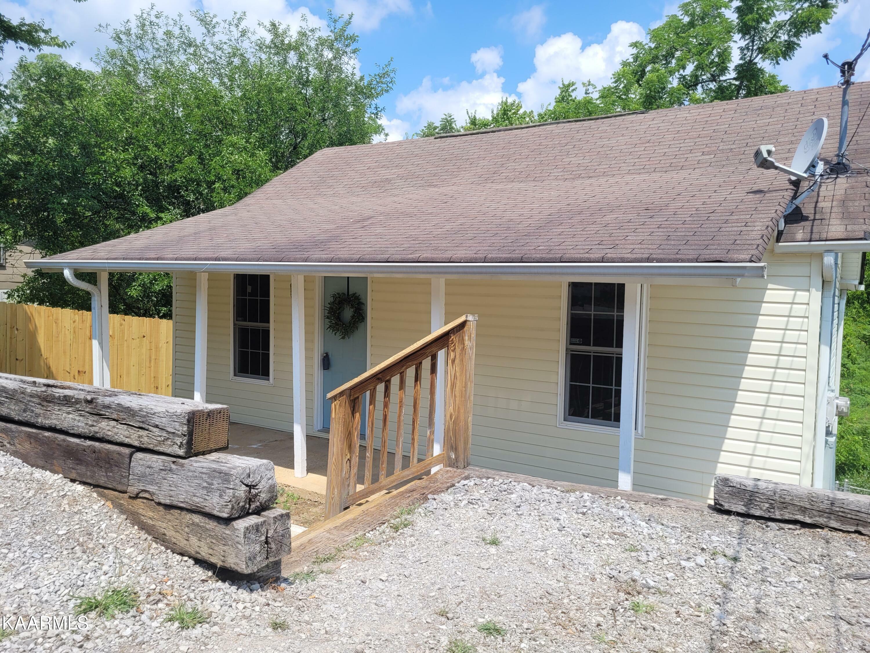 Property Photo:  103 E 9th Ave  TN 37771 