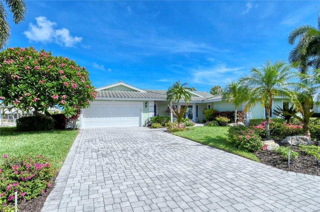 Property Photo:  551 Chipping Lane  FL 34228 