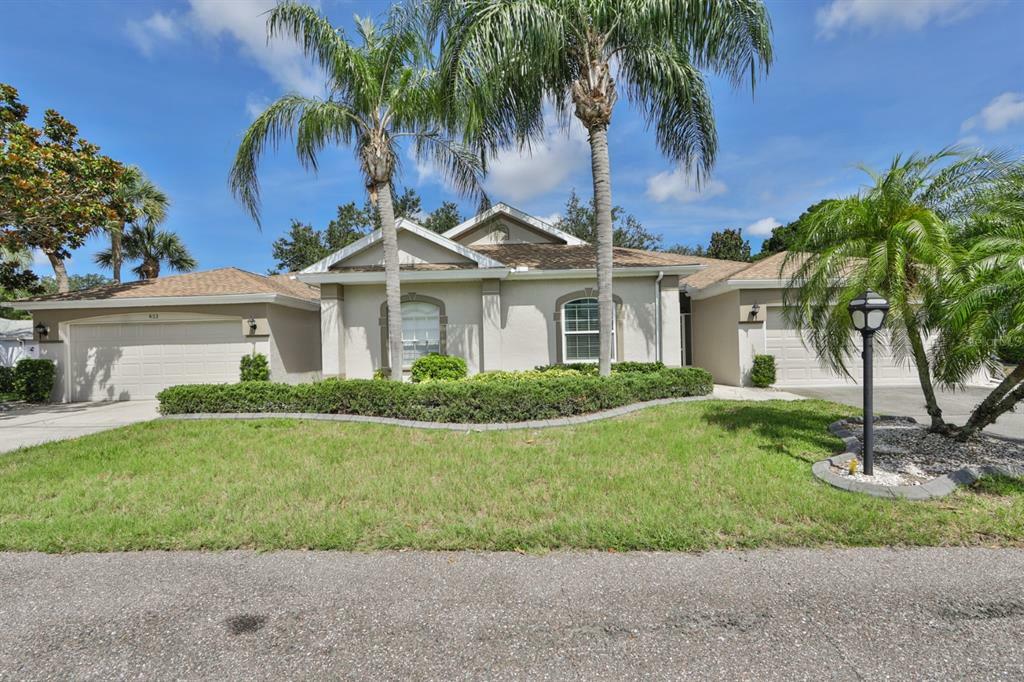 Property Photo:  920 Oxford Park Drive  FL 33573 