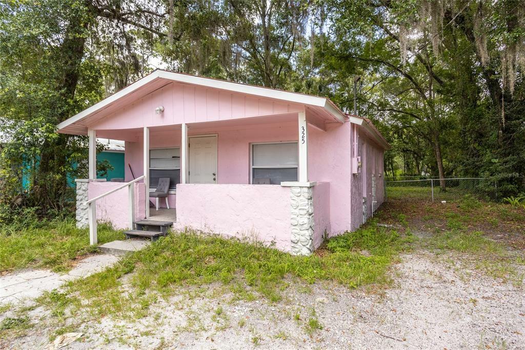 Property Photo:  325 NE 18th Street  FL 32641 