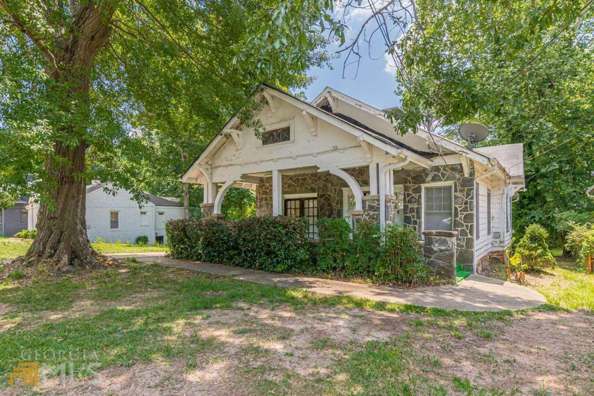 Property Photo:  1620 South Gordon Street SW  GA 30310 