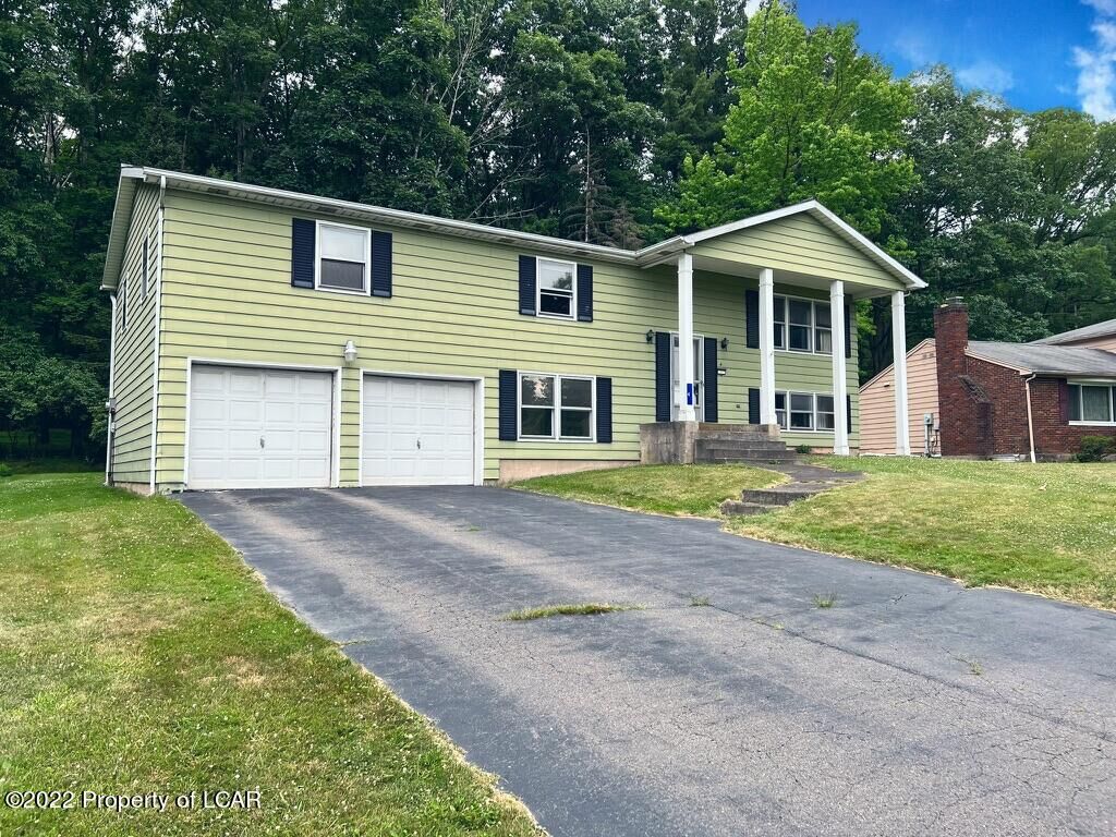 Property Photo: 4 Old Forest Road PA 18219