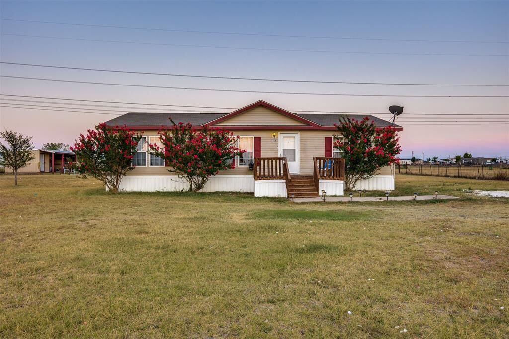 Property Photo: 3317 Cobbler Lane TX 76058
