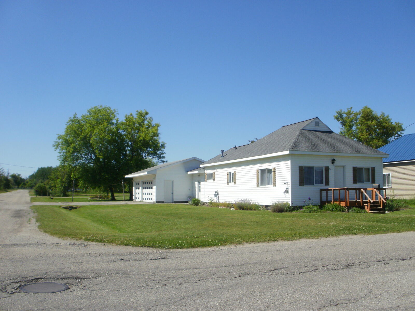Property Photo:  925 Division Street  MI 49721 