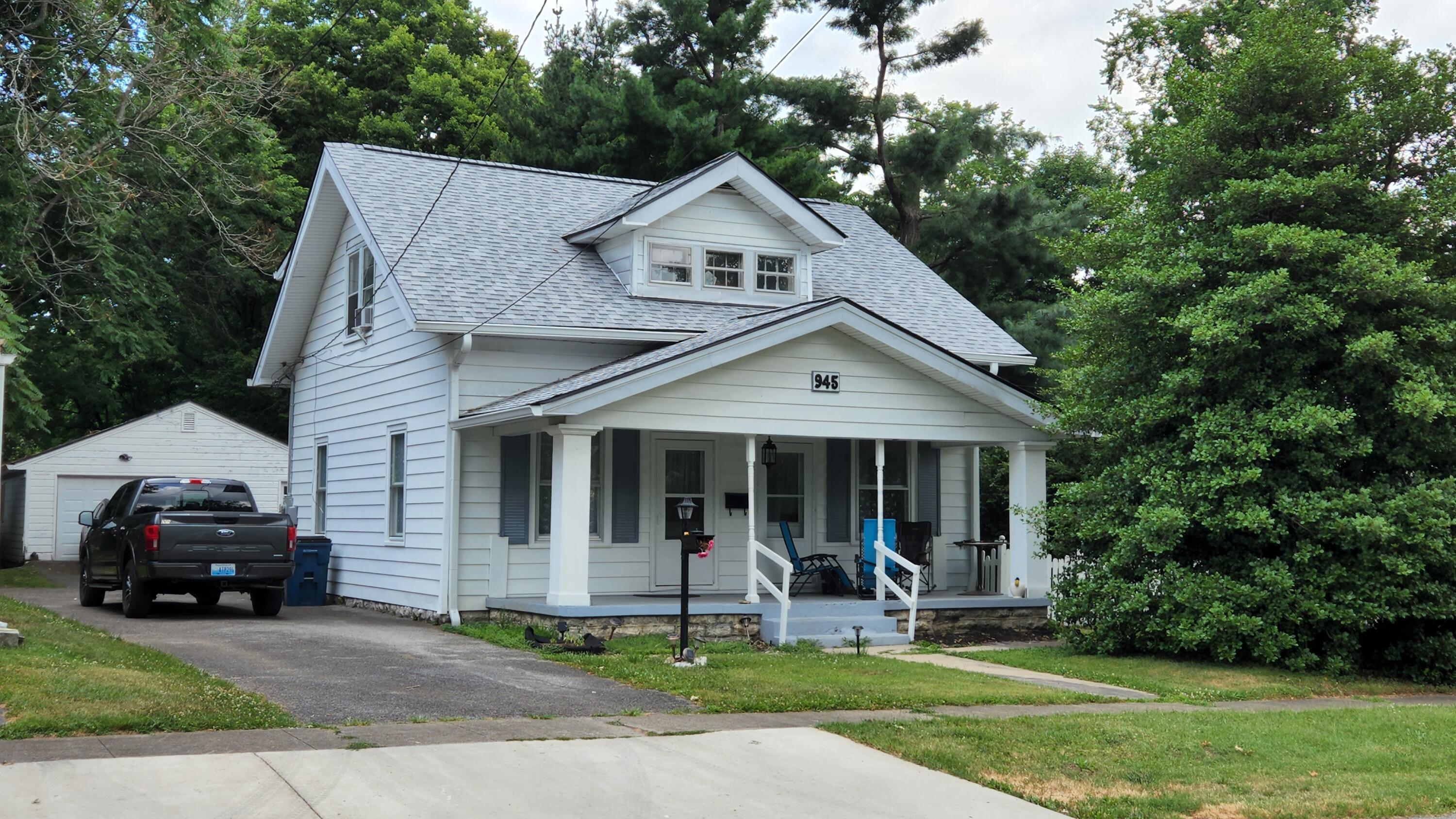 Property Photo: 945 West Lexington Avenue KY 40422