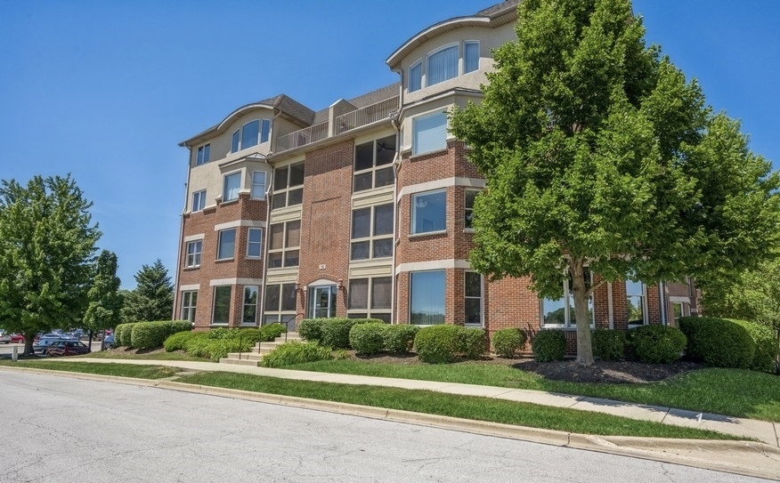 Property Photo: 100 N River Lane 405 IL 60134