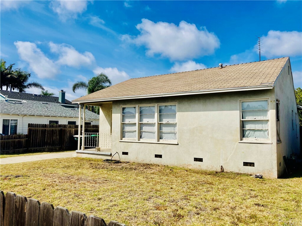 Property Photo:  228 Costa Mesa Street  CA 92627 