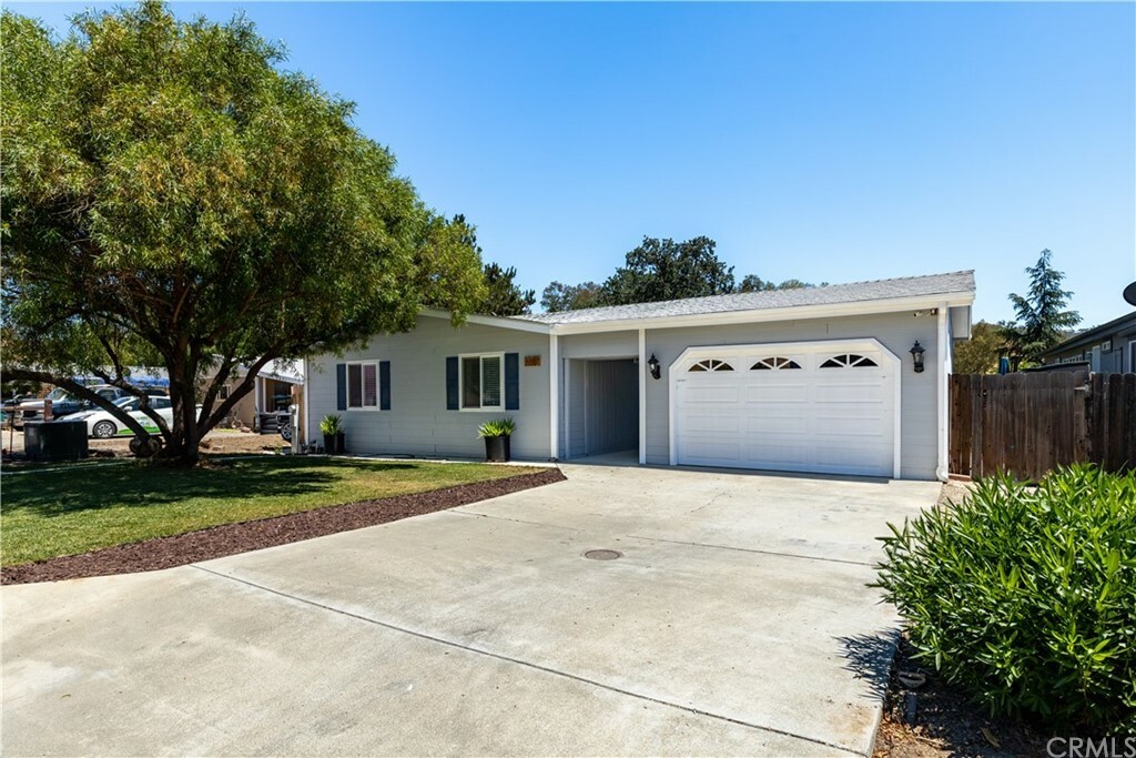 Property Photo:  3039 Bridle Trail Lane  CA 93446 